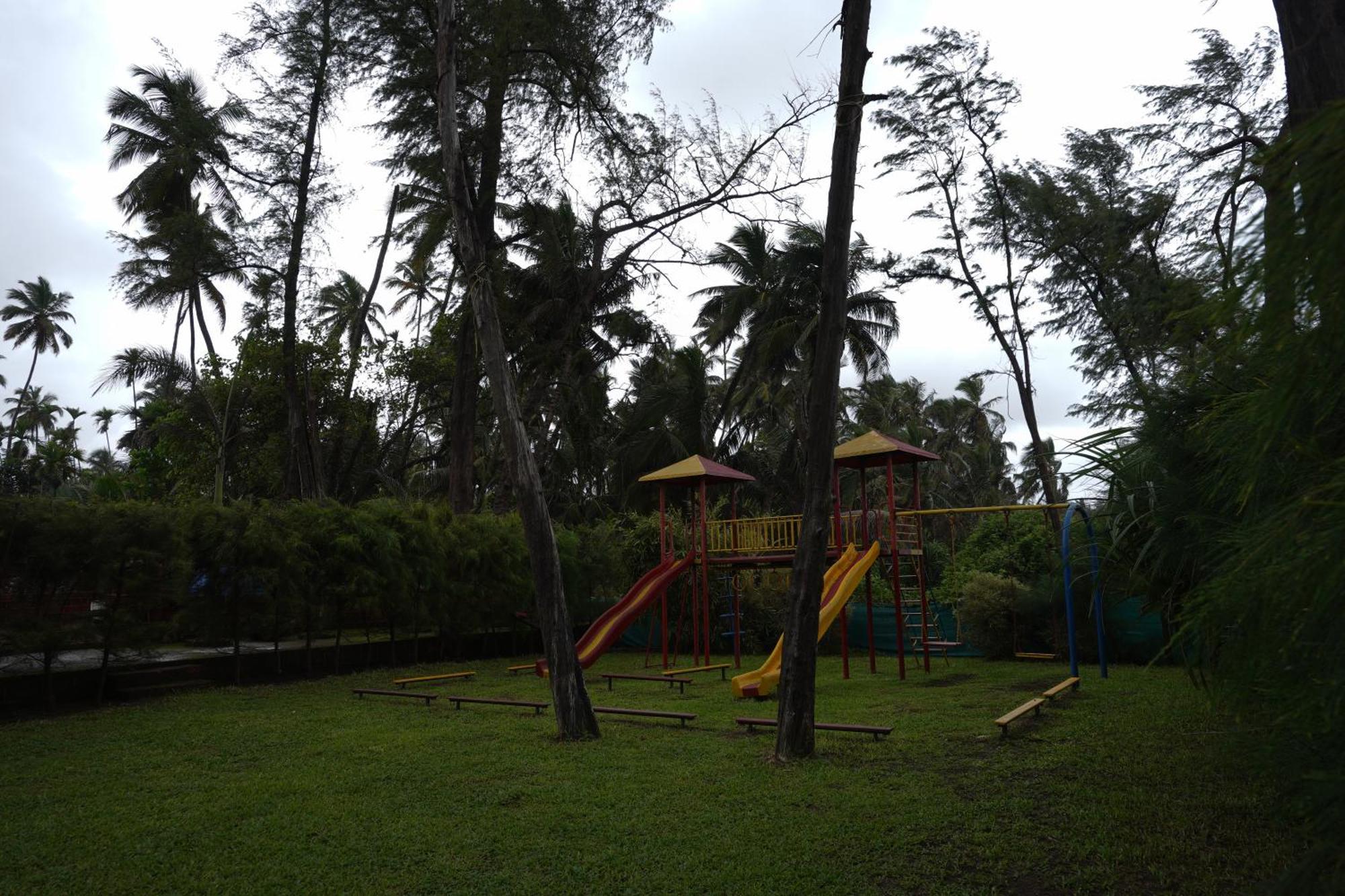 Tranquil Beach Resort Harihareshwar Exterior foto